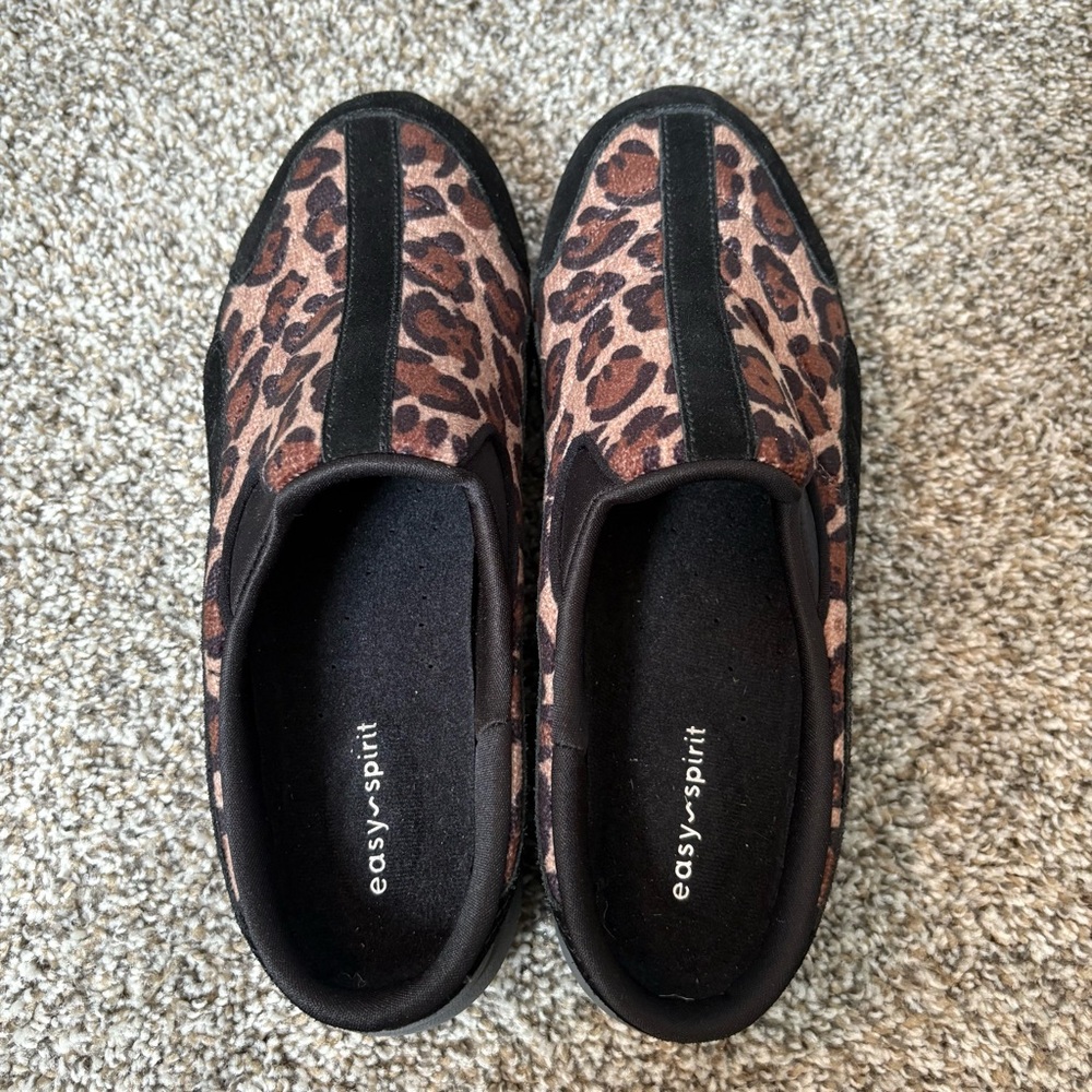 Easy Spirit Women's leopard print traveltime mule clogs size 9.5